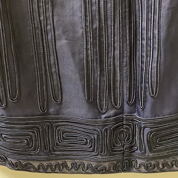 Anne Klein shift dress sleeveless v neck navy with silk corded embroidery trim - Picture 5 of 5